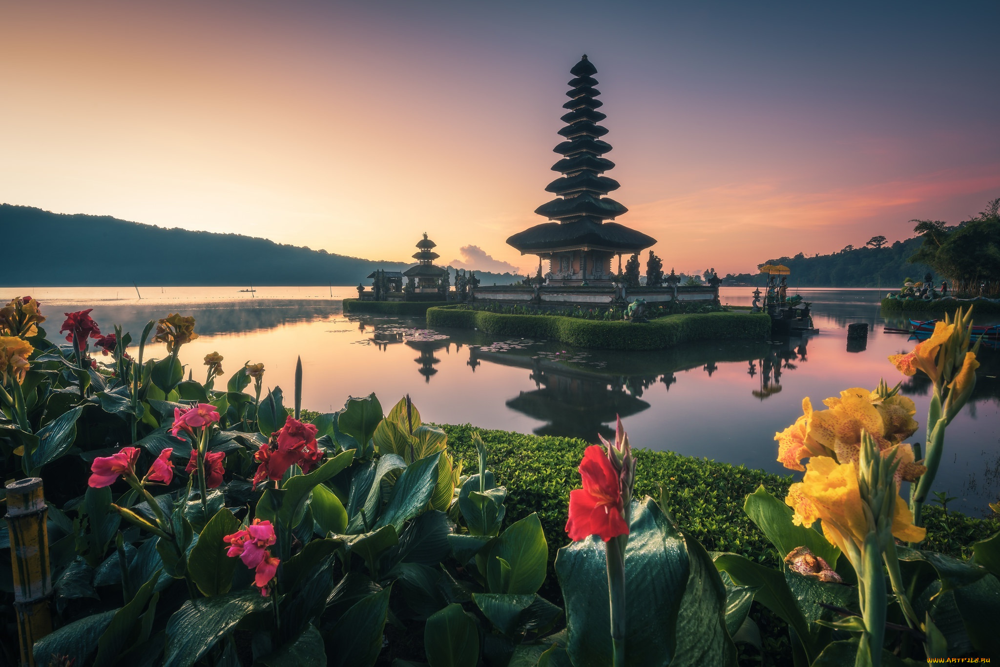 , -    , pagoda